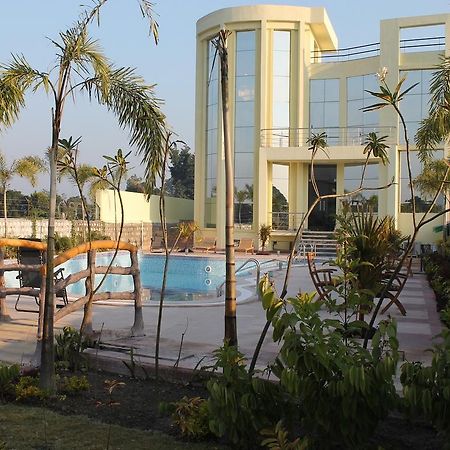 V Resorts Rajaji National Park ริชิเคช ภายนอก รูปภาพ
