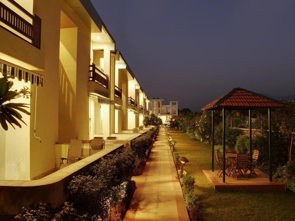 V Resorts Rajaji National Park ริชิเคช ภายนอก รูปภาพ