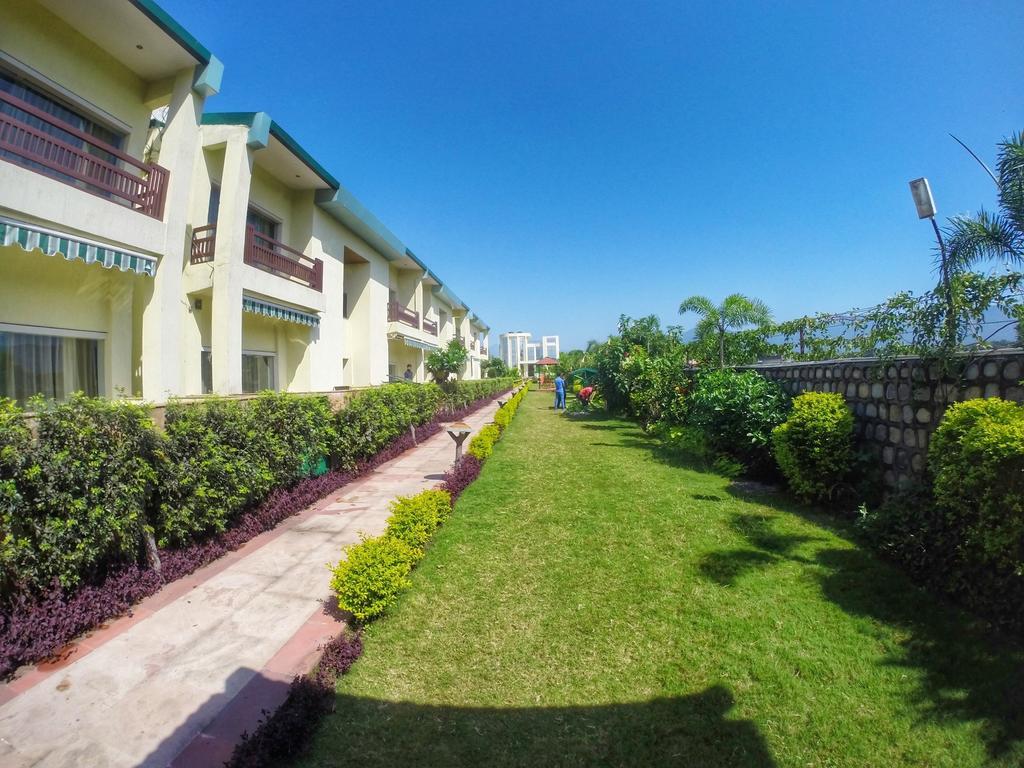 V Resorts Rajaji National Park ริชิเคช ภายนอก รูปภาพ