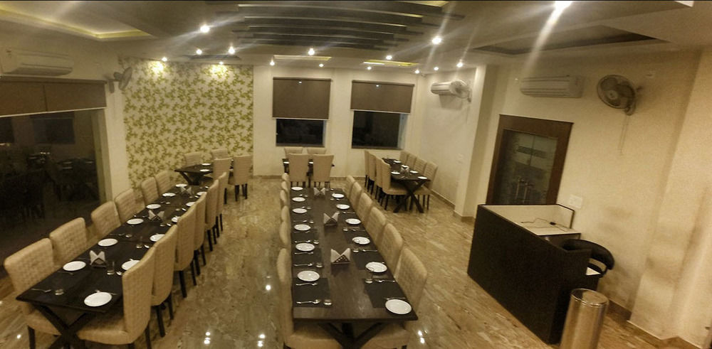 V Resorts Rajaji National Park ริชิเคช ภายนอก รูปภาพ