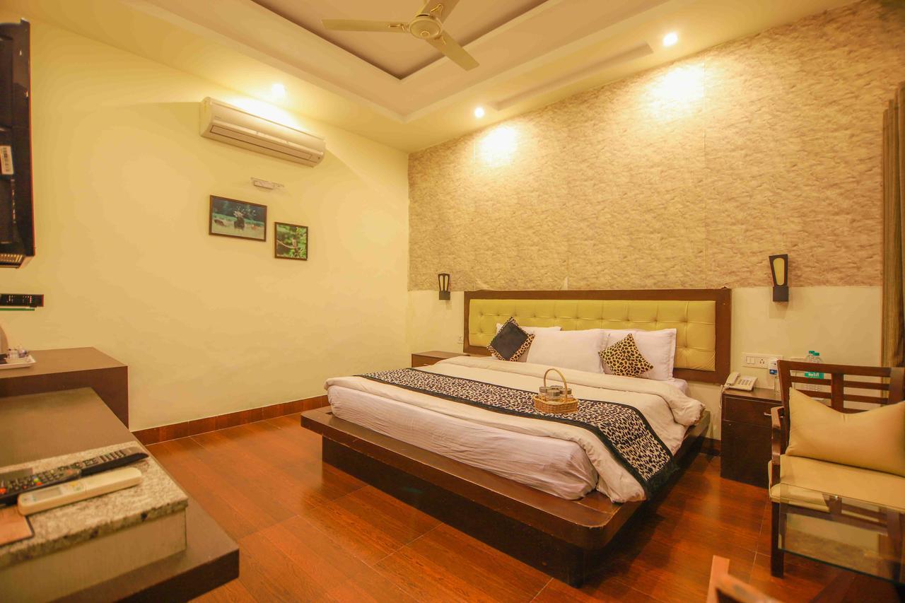 V Resorts Rajaji National Park ริชิเคช ภายนอก รูปภาพ