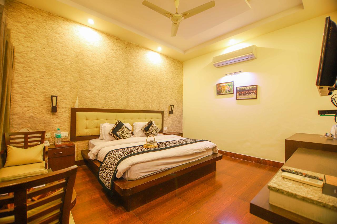 V Resorts Rajaji National Park ริชิเคช ภายนอก รูปภาพ