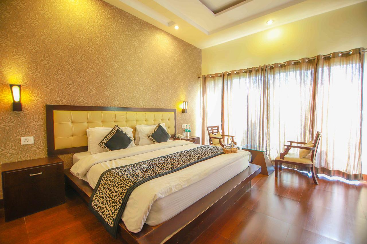 V Resorts Rajaji National Park ริชิเคช ภายนอก รูปภาพ
