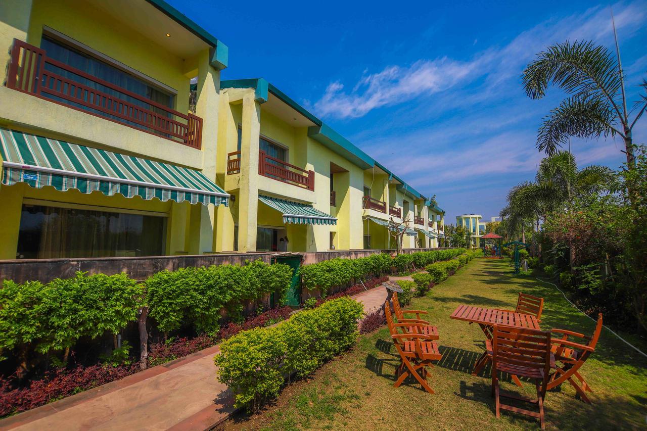 V Resorts Rajaji National Park ริชิเคช ภายนอก รูปภาพ