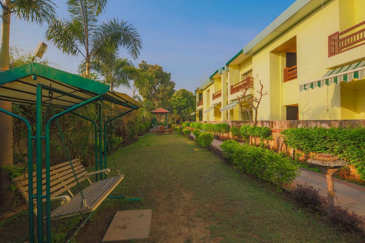V Resorts Rajaji National Park ริชิเคช ภายนอก รูปภาพ