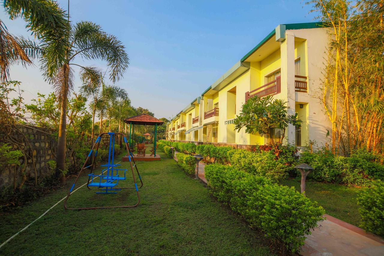 V Resorts Rajaji National Park ริชิเคช ภายนอก รูปภาพ